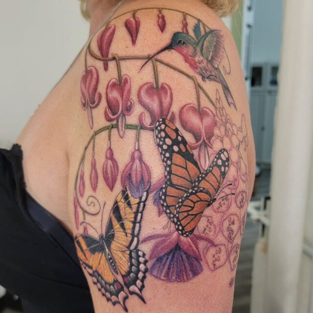 By @inkstress
Got a great start this week on what will be an epic and lovely sleeve for Stacey!
Thanks for an awesome first session!
#rachelgilbert #inkstress #tattoosbyinkstress #witchinghourtattoopdx #witchinghourtattoo #floraltattoo #naturetattoo #pnwtattoo