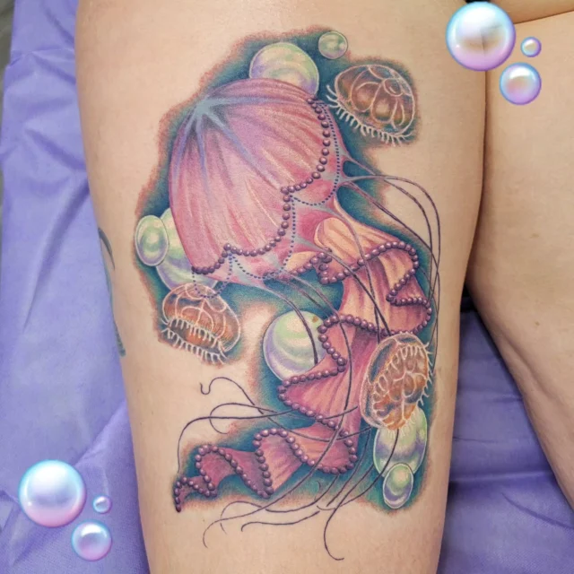Jellyfish by @inkstress !
I love underwater creatures!
Huge thanks to @slaytheimage for all her trust and patience and general awesome company 💕
#inkstress #tattoosbyinkstress #rachelgilbert #witchinghourtattoopdx #witchinghourtattoo #pdxtattoo #oregontattoo #sealifetattoo #underwatertattoo #jellyfishtattoo #whimsicaltattoo