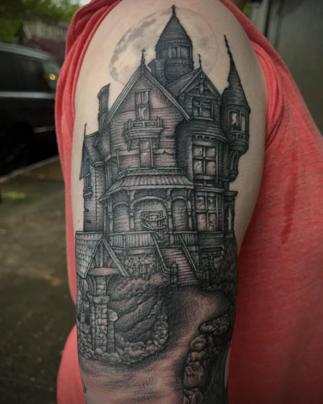 Hi the internet , it’s me @luke_reuben again.. how are you , how’s things? You good? Keeping your sanity in this increasingly mad world ?….. any way here a haunted house I’ve been working on!!! You know me, I can’t lay off of the creepy stuff :) I have had the most fun making this one happen !! Thanks so much @kenzie_sugar You are the coolest and I literally couldn’t do it without ya. I’m so stoked to back to work :) 

Also, I would love to do more architectural themes tattoos … bonus points if it’s goth / spook :D 

Have a good day out there, stay safe