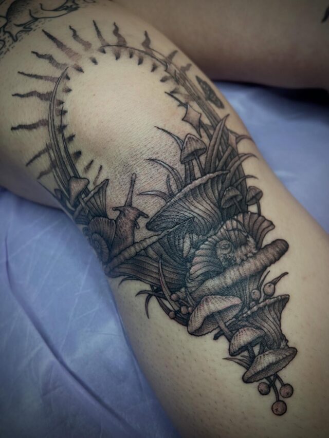 I considered making this post riddled with puns, but I decided that I didn’t KNEE-D to put everyone through that.
 Thanks so much @maddie.wiebke . You got through  a tough session ( and my sense of humor ) like an absolute  champion! 
  Im going to wrap this one up quick. I don’t want to be perceived as KNEED-Y ….. I had so much fun working on this piece !! Okay bye !!