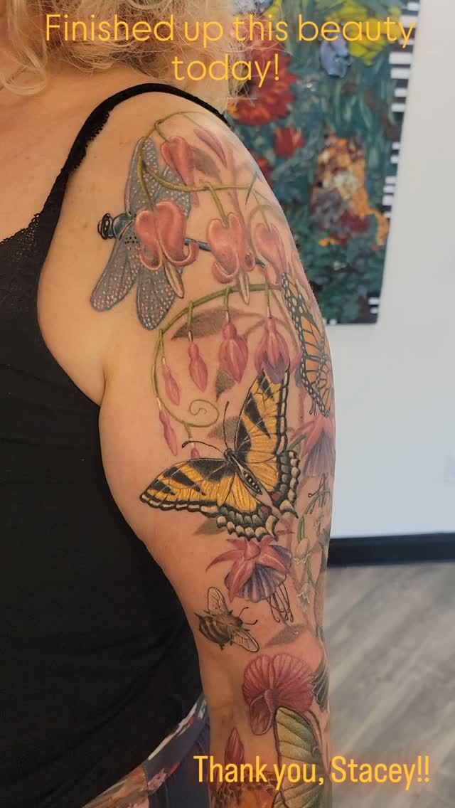 Finishing a really fun large project is always bittersweet...
On the one hand - Yay! We did it! 
On the other hand - Aw, it's over? 

Huge thanks to Stacey for all her patience and trust as we worked through this absolutely delightful tattoo!

Bring me ALL the nature tattoos!! 

#inkstress #rachelgilbert #tattoosbyinkstress #witchinghourtattoopdx #witchinghourtattoo #oregontattoo #pdxtattoo #naturetattoo #botanicaltattoo #whimsicaltattoo #gardentattoo