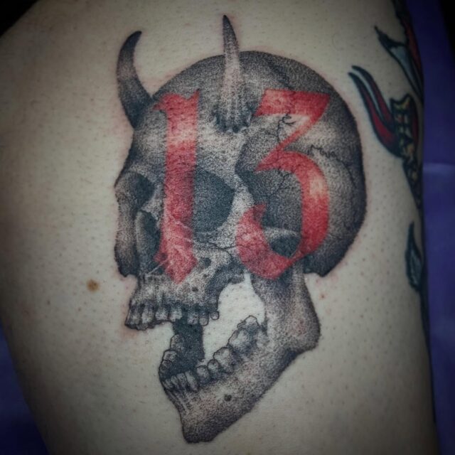 I had a hell of a good time making this unlucky devil for @mymoneygoestobeer ! It was rad to see ya mate!
 Also happy spooky season , well almost anyway. Have a good one :D