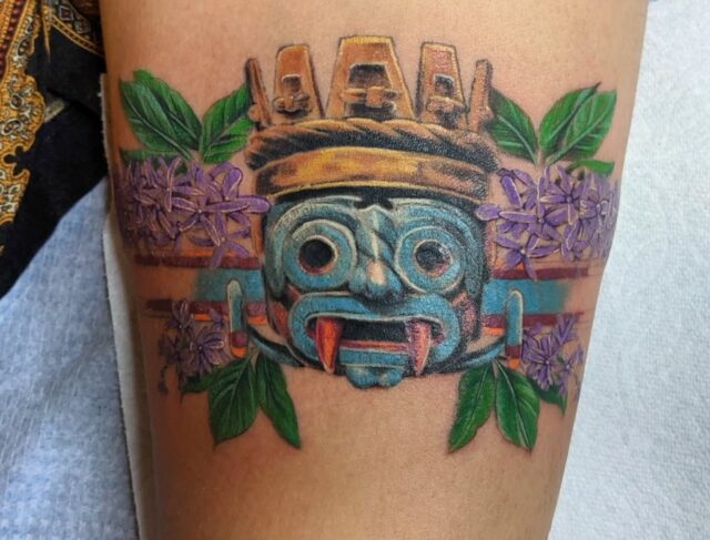 Thigh band based on foliage and pottery to represent their Aztec heritage. Thank you for looking and happy Indigenous People's Day.🙏🫶🇲🇽
.
.
.

#portlandtattooers #portlandtattooshop  #portlandtattoo #witchinghour #portlandtattooartist #portlandoregon #pdxtattoo #pdxtattooartist #pdx #portlandartist #pnw #oregontattoo #oregontattooartist #oregontattoos #ashtonallentattoo #pdxsmallbusiness #pdxartgallery #womanownedbusiness #tattoo #tattoosnob #tattooistartmag #ladytattooer #femaletattooartist #support_good_tattooing #aztectattoo #mayan #mexico