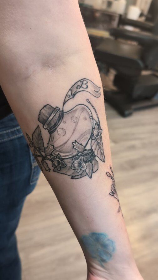 Bec came down from Seattle to collect all three poison bottles from my poison bottle flash collection. We did Belladonna in August at the Seattle Tattoo expo and it's healed. We added Oleander and Wolfsbane and planned out some more for the future! Thanks for driving down and thank all of you for looking 🙏
.
.
.
.
.
.
#portlandtattooers #portlandtattooshop  #portlandtattoo #witchinghour #portlandtattooartist #portlandoregon #pdxtattoo #pdxtattooartist #pdx #portlandartist #pnw #oregontattoo #oregontattooartist #oregontattoos #ashtonallentattoo #pdxsmallbusiness #pdxartgallery #womanownedbusiness #tattoo #tattoosnob #tattooistartmag #ladytattooer #femaletattooartist #support_good_tattooing