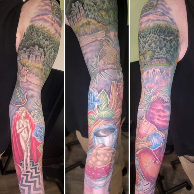 #twinpeaks sleeve!! 🌲🏔️☕🥧🍩🦉🪵

Many many thanks to Matt for persevering and traveling back and forth to Portland for years in order to complete this epic tattoo! 

How many details from the show can you spot? There's a lot! 

#rachelgilbert
#inkstress #witchinghourtattoopdx #theowlsarenotwhattheyseem