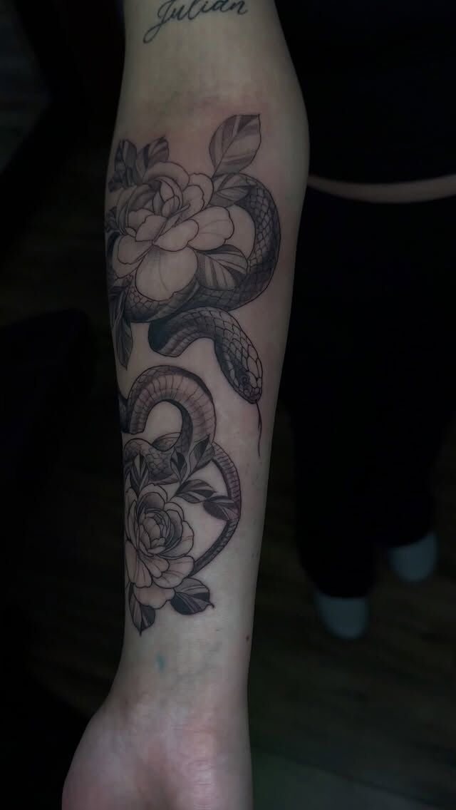 #blackandgreytattoo #chicanotattoo #portlandtattoo #portlandtattooartist #oregoncityoregon